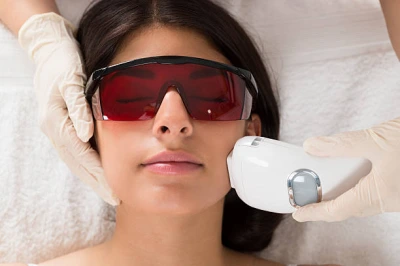 Dermatologista especialista em acne hormonal